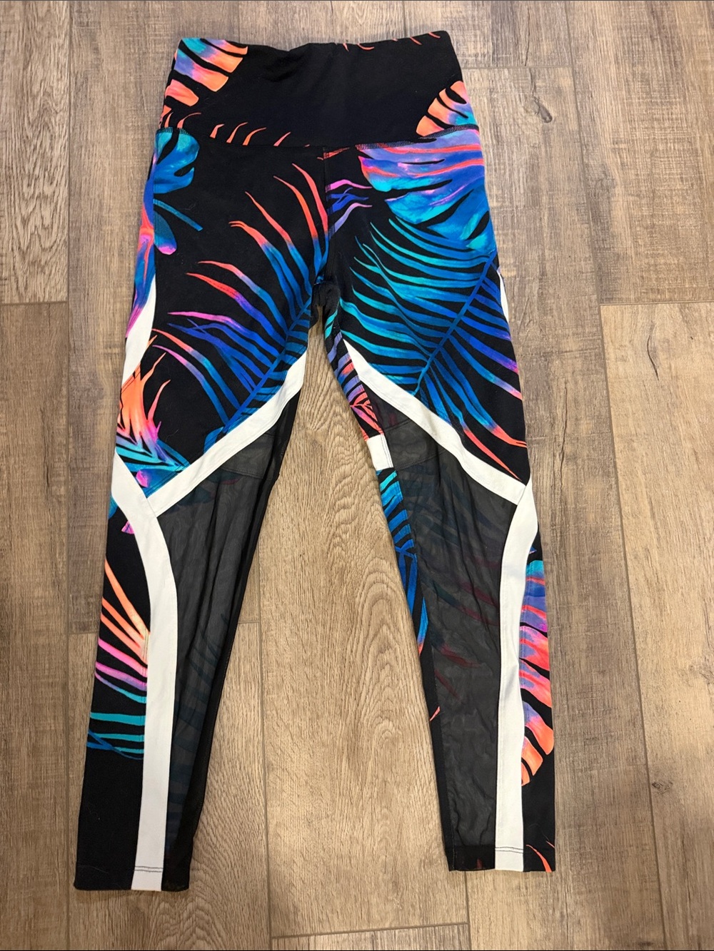 PINK Victoria's Secret Women’s Black Tropical Print Leggings White Trim sz Small